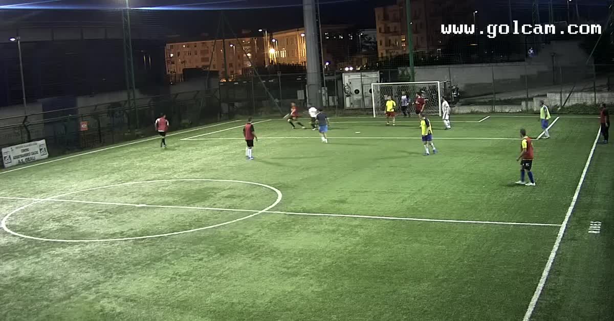 Dribbling secco e palo! 