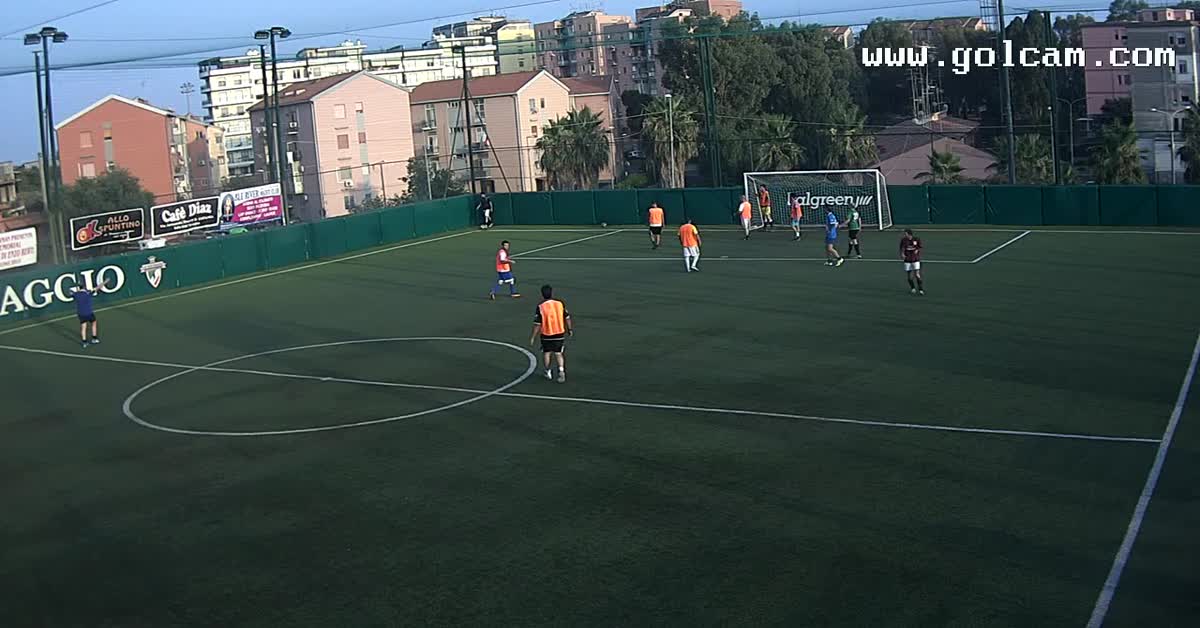 COLPO DI TESTA SU CALCIO D'ANGOLO