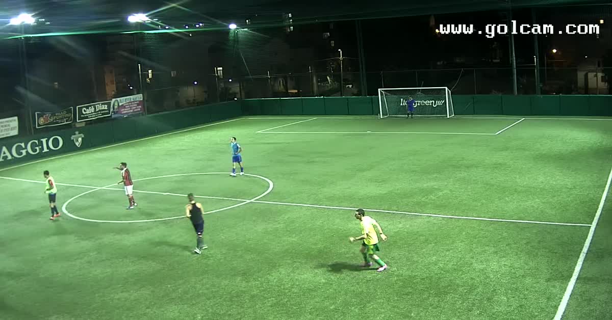 Tutta la fascia, gol di esterno