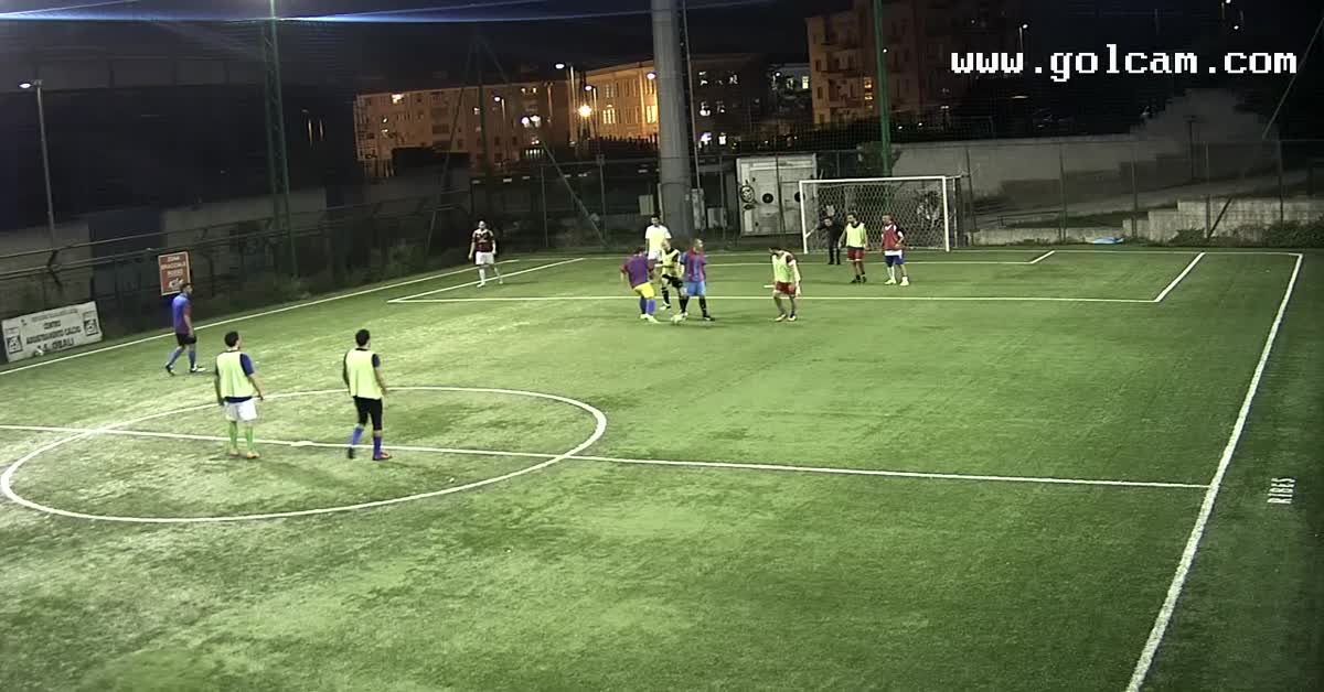 destro da fuori deviato in angolo