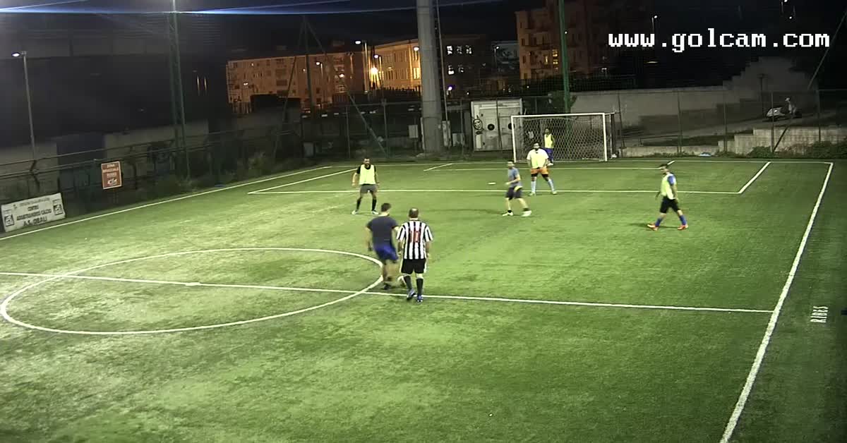 passaggio al centro e tiro