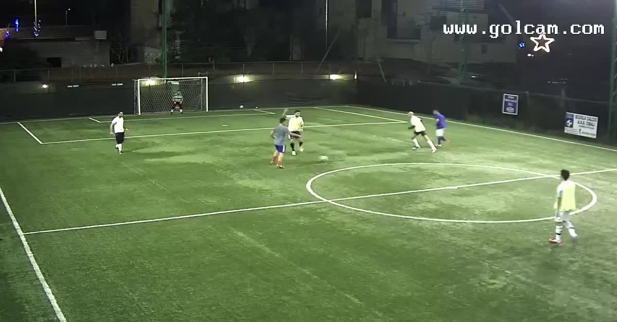 Tiro d'esterno e gol
