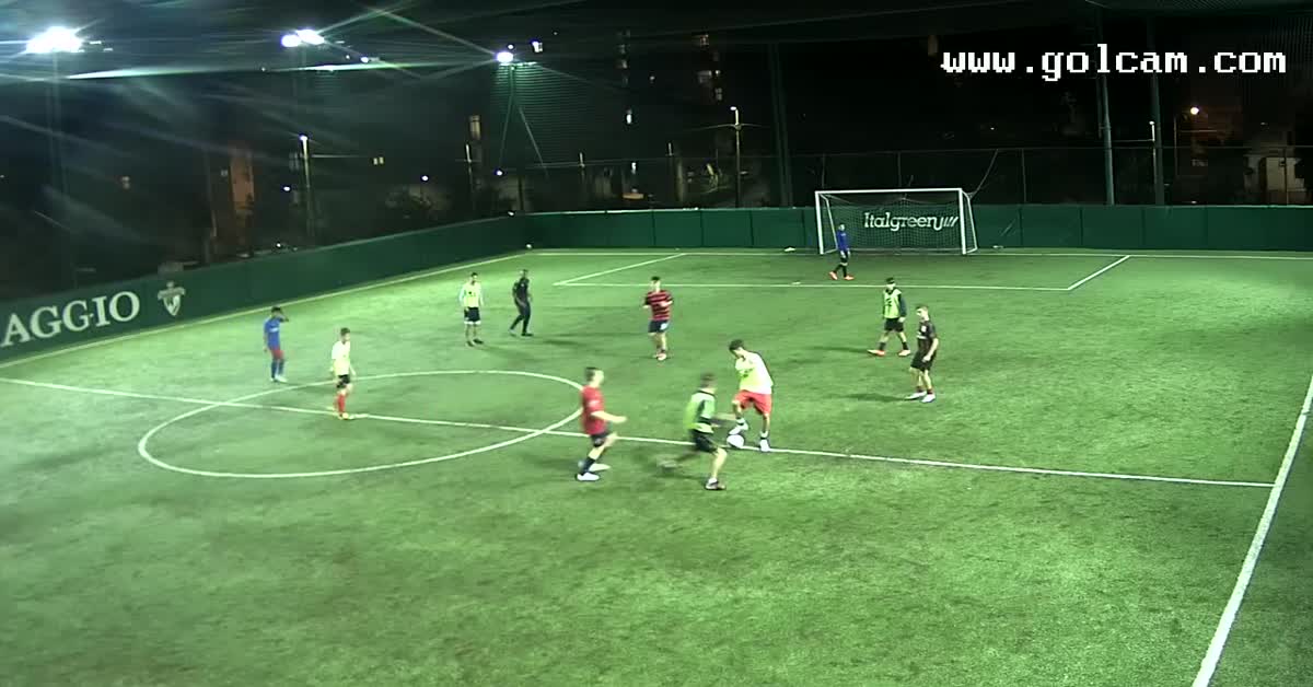 Azione quasi individuale ed autogol del difensore 