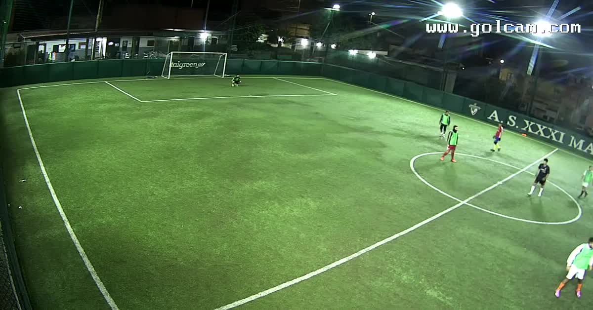 Staffilata sul secondo palo