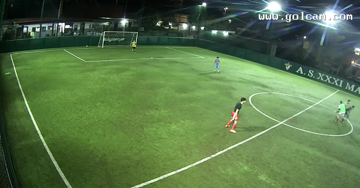 serpentina e gol al volo di sinistro 