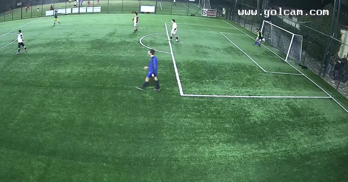 Assist sventato da Marco