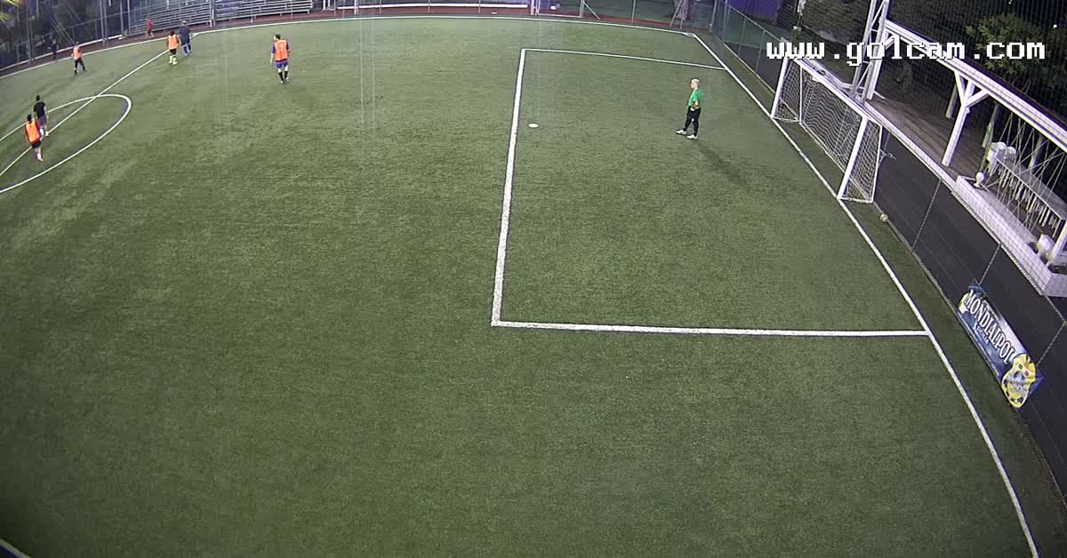 Tiro secondo palo rasoter