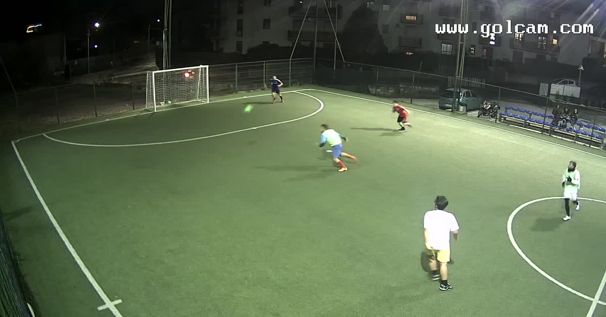 Dribbling secco, e gol
