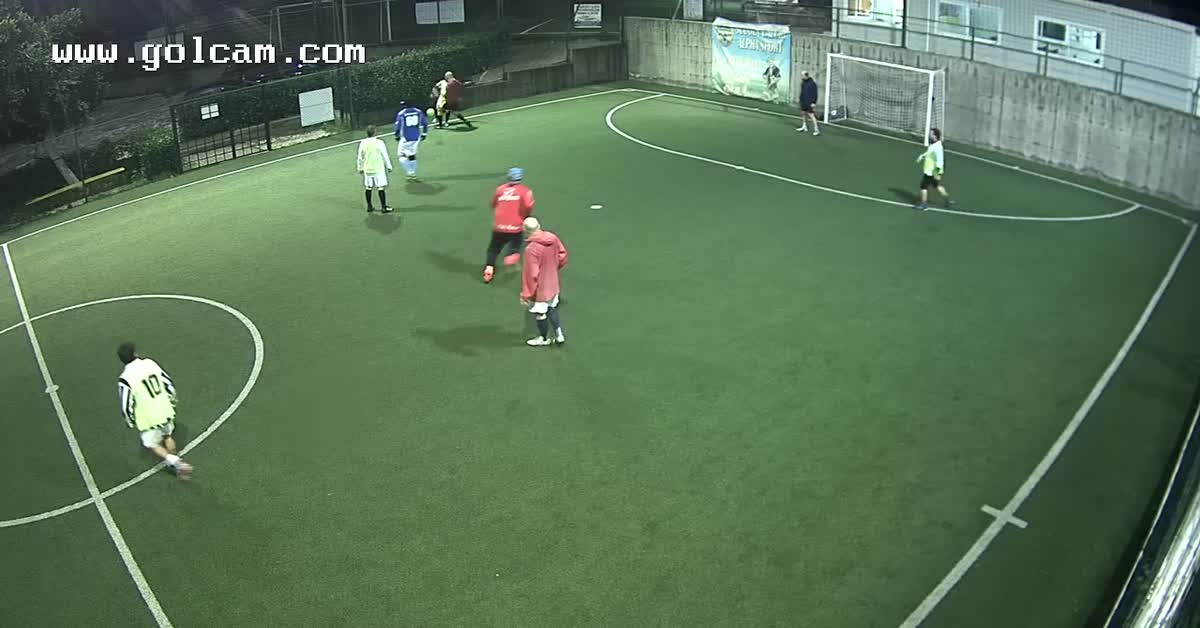 Solito goal a porta vuota