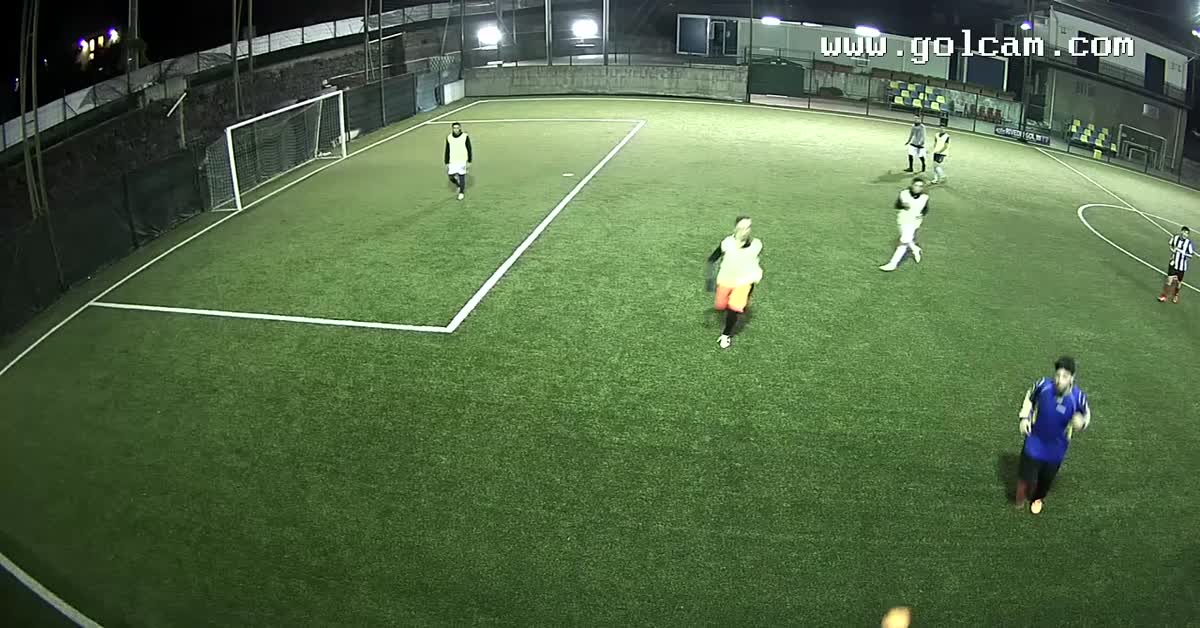 In mezzo a due e gol 