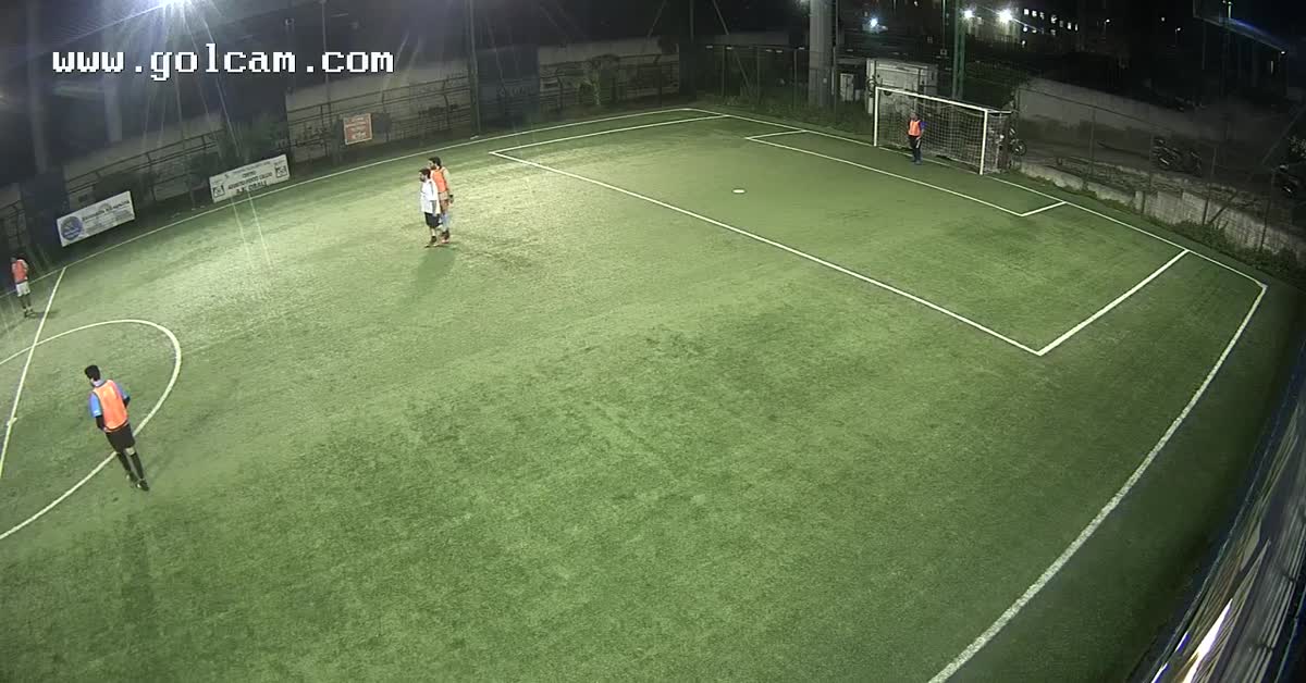 Tiro gol sotto la travers