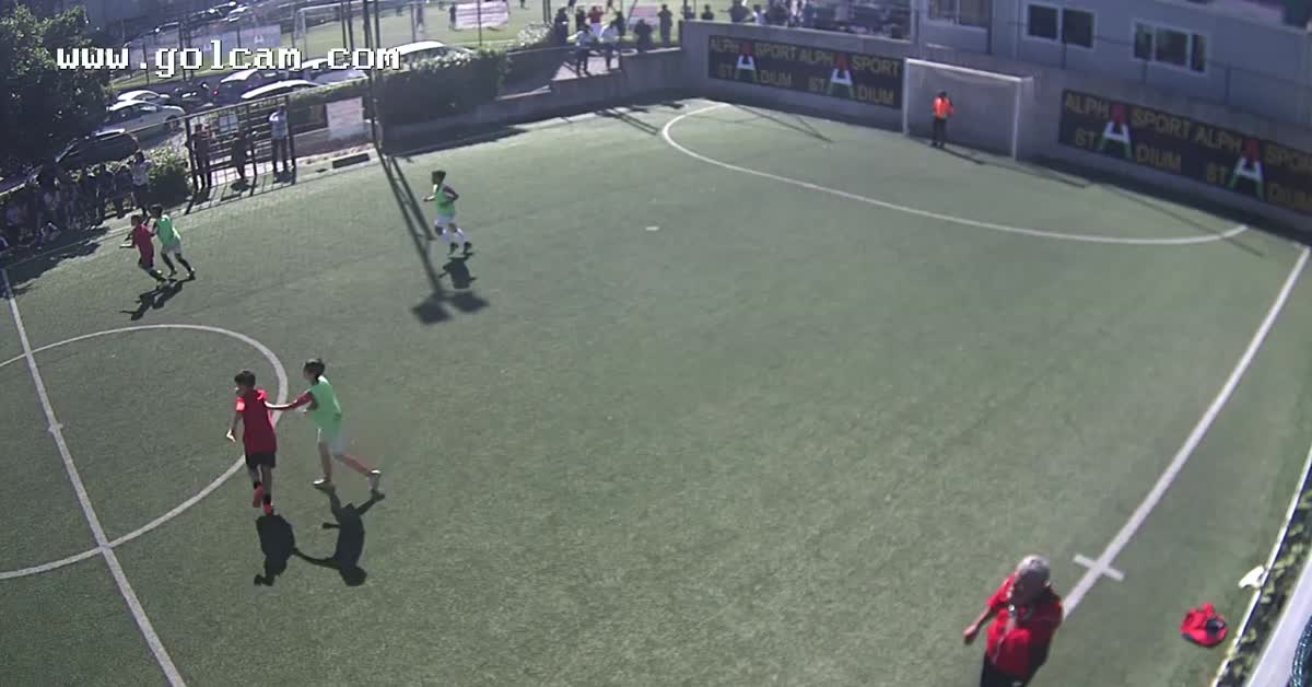 Stop di petto e gol