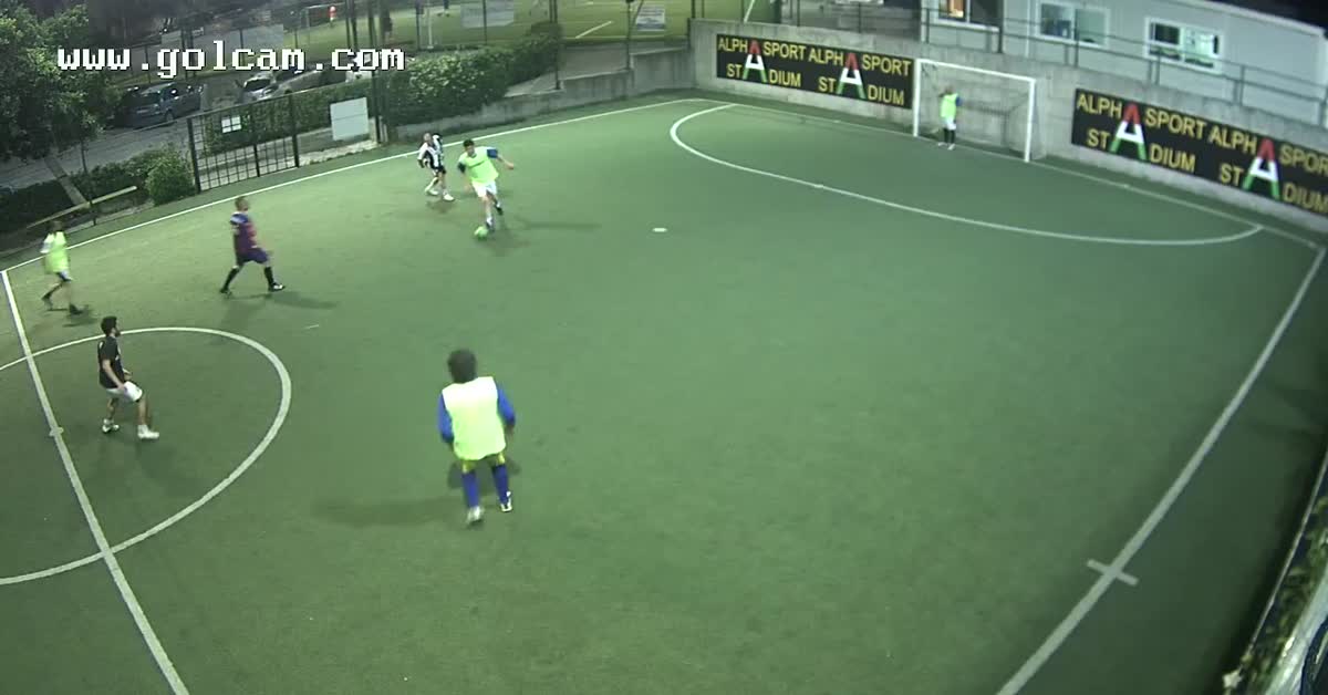 Solito goal a porta vuota