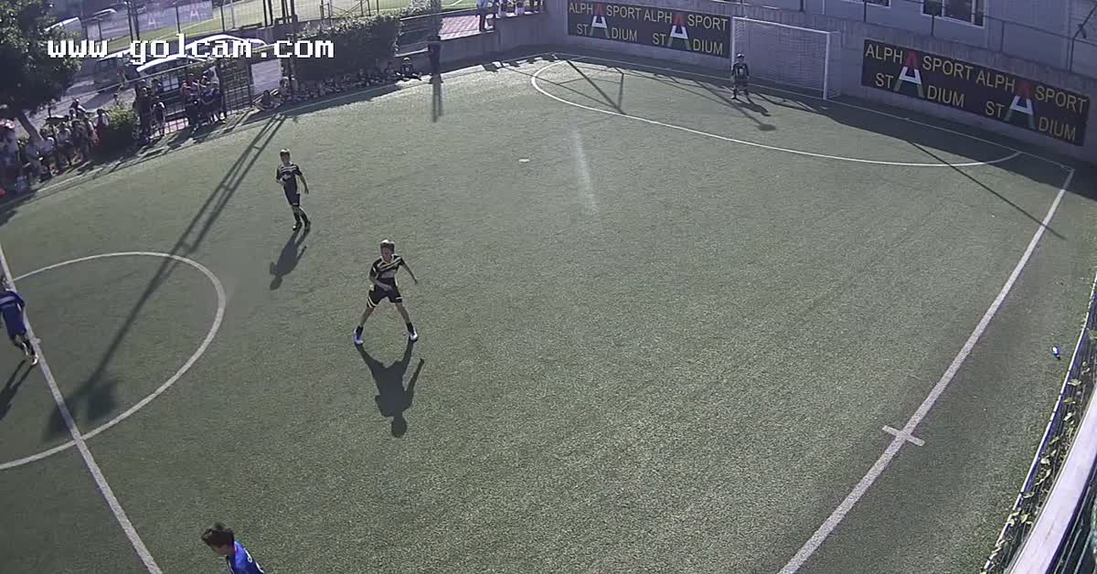 Gol dal centrocampo