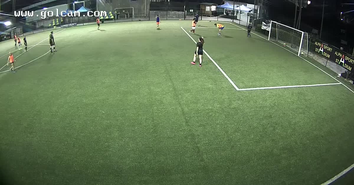 Gol a giro da fuori area 