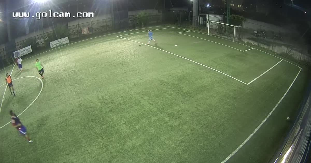 Tiro con portiere fuori