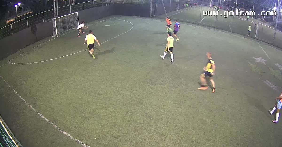 Tiro Fuori E Goal Mancato