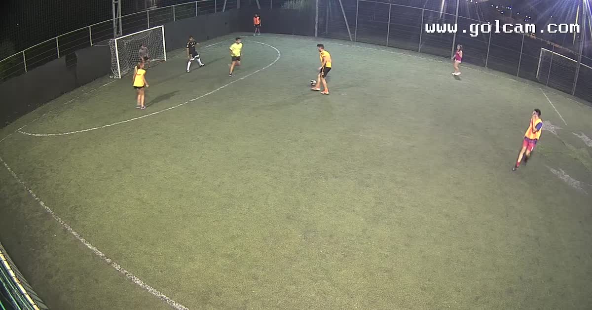 Gol con tunnel