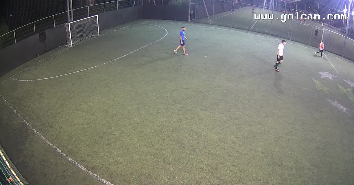 Assist a Sandro e gol