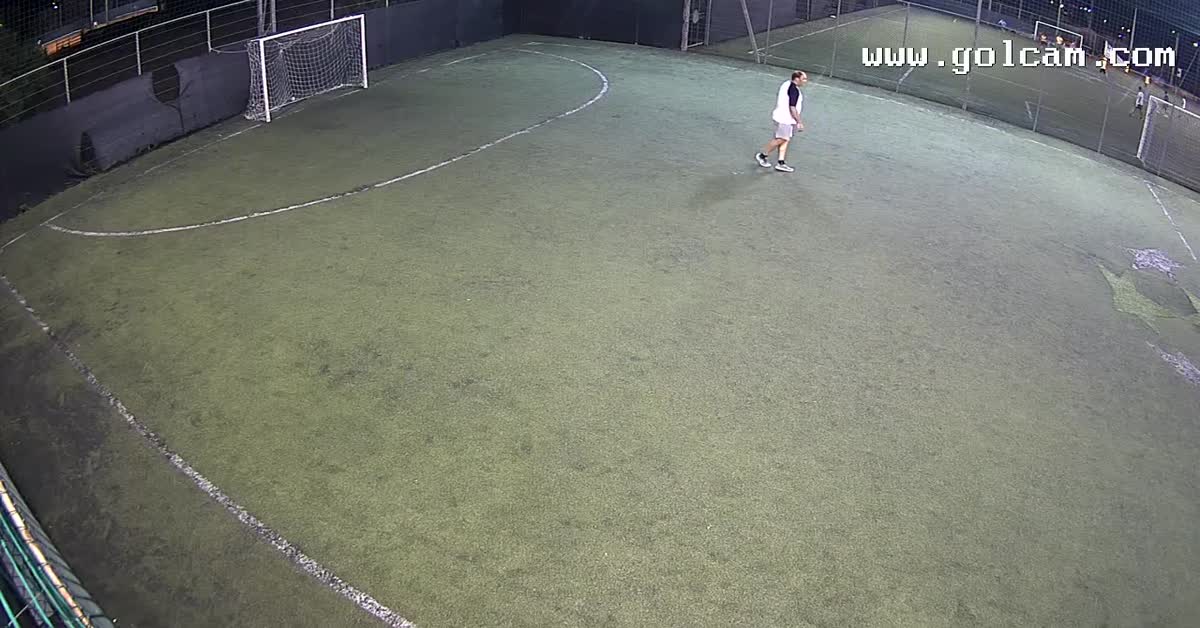 Tunnel ad Andrea e gol 