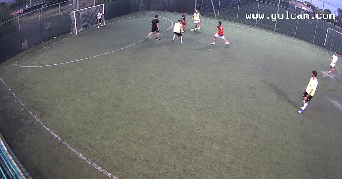Tiro da fuori e gol