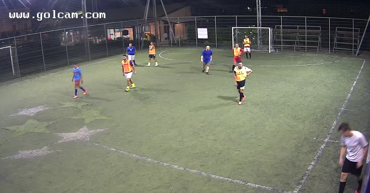 tiro davanti al portiere 