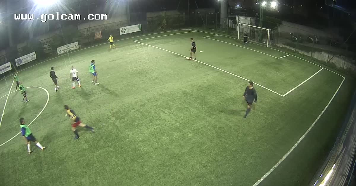 Gol sotto le gambe