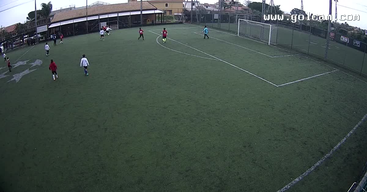Gol Samu da fuori area 
