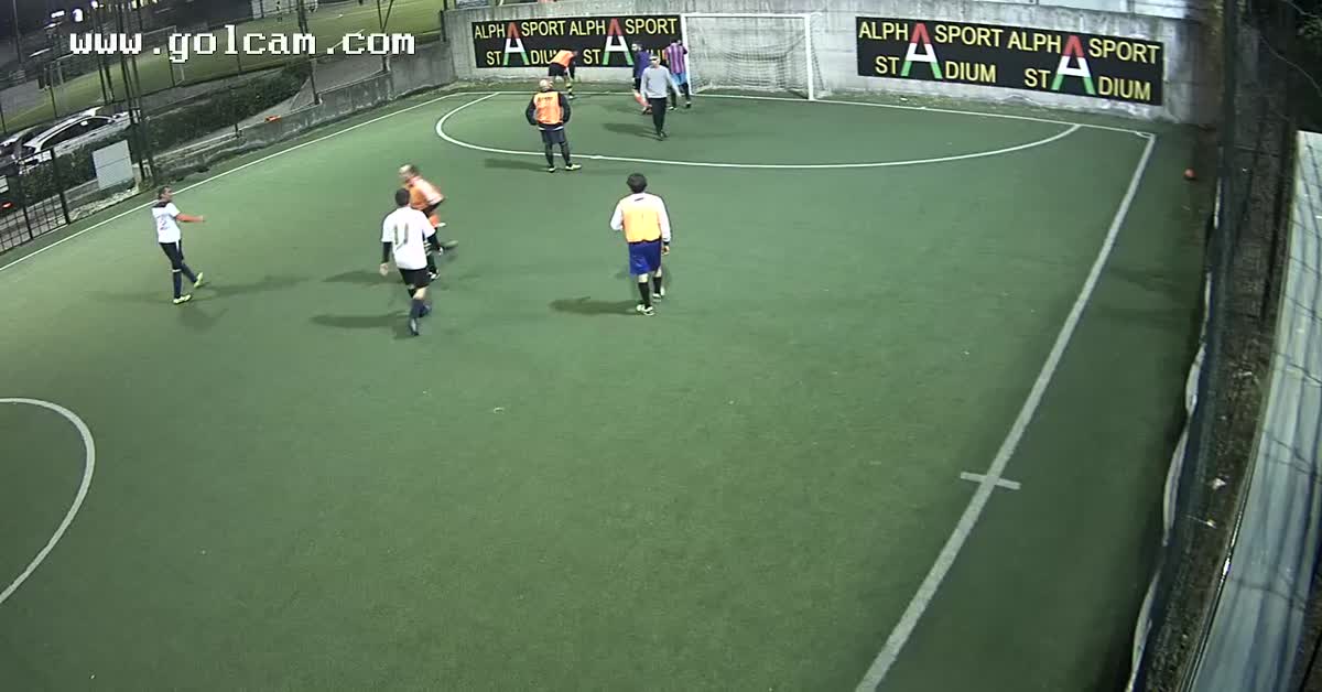 Calcio d'angolo stop tiro