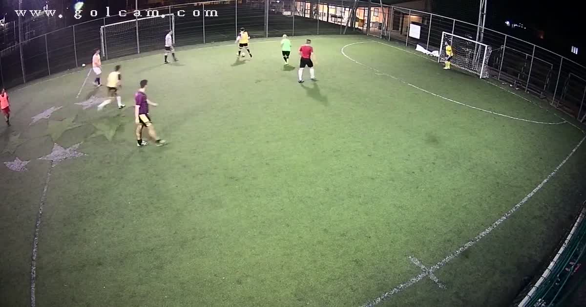 Gol bello  driblando