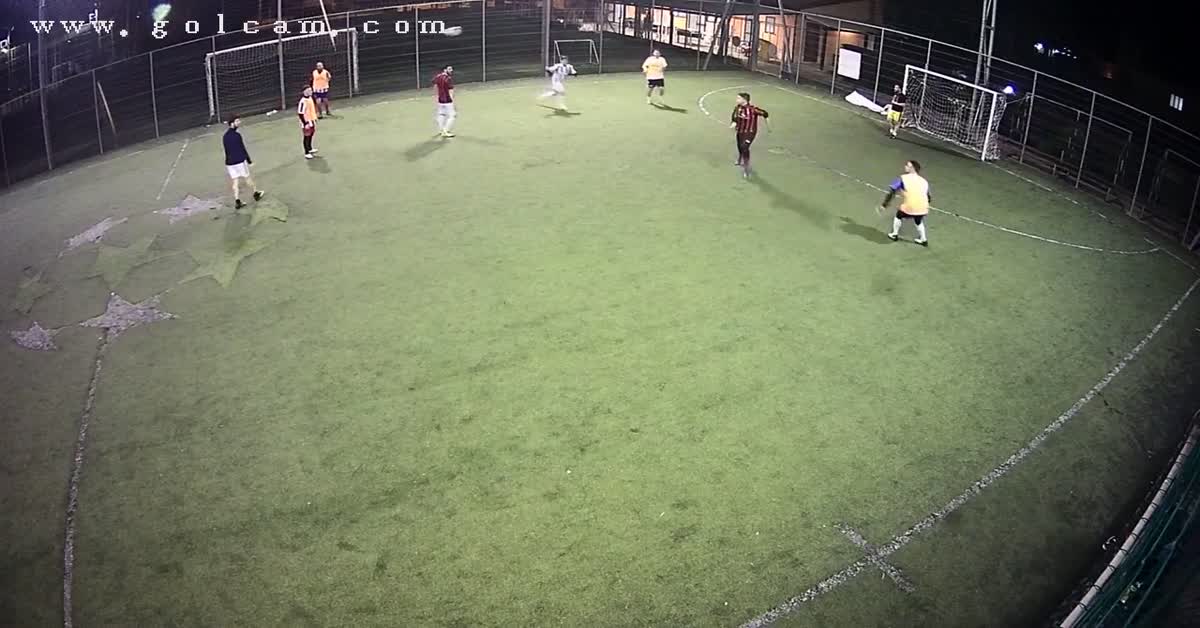 Dribbling e tiro da fuori