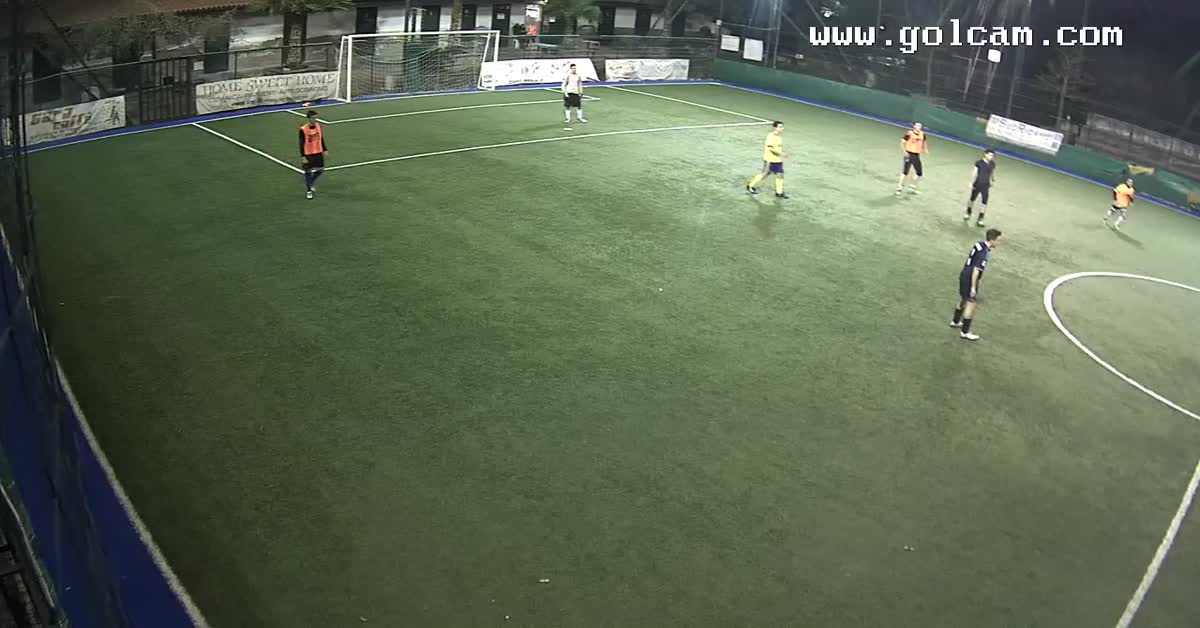 Grande assist e gol 
