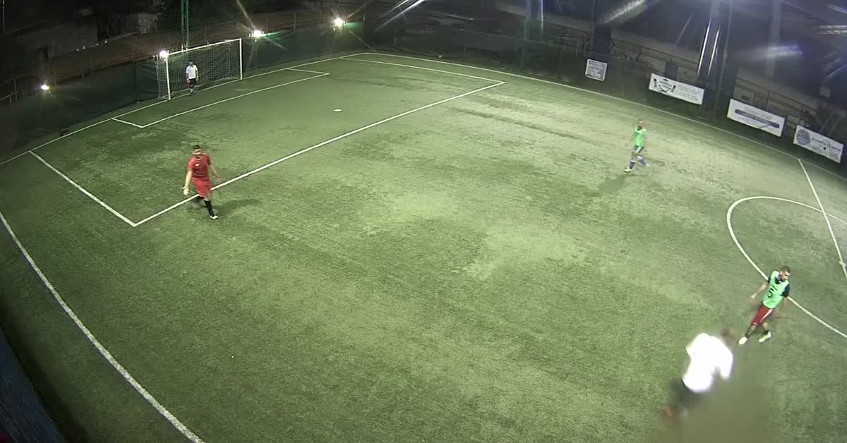 tiro da centrocampo