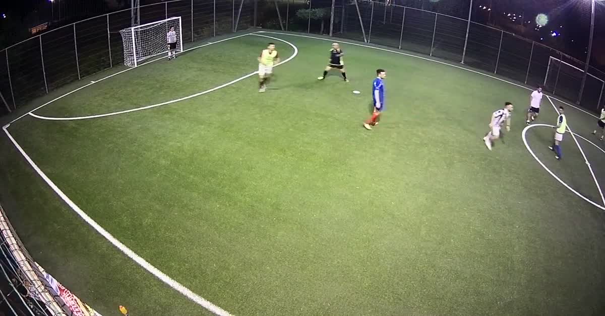 Bell'azione...tiro fuori