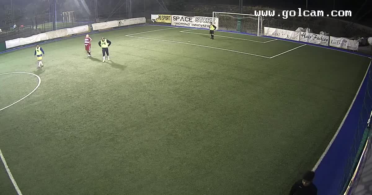 Gol fuori area in freddez