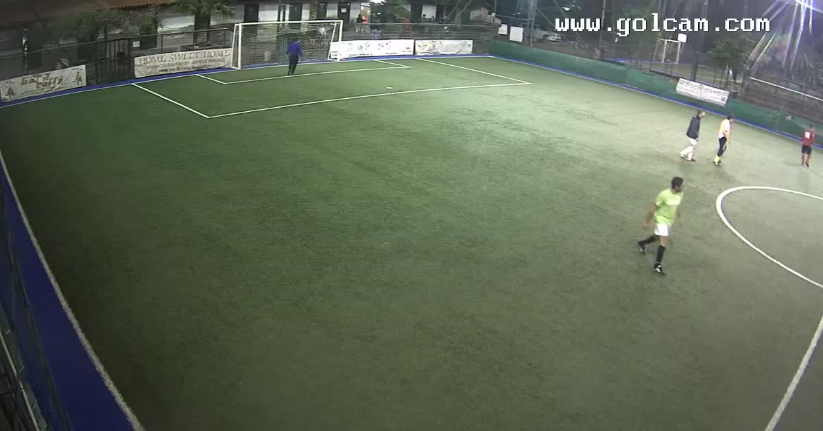 Triangolo e gol. Semplice