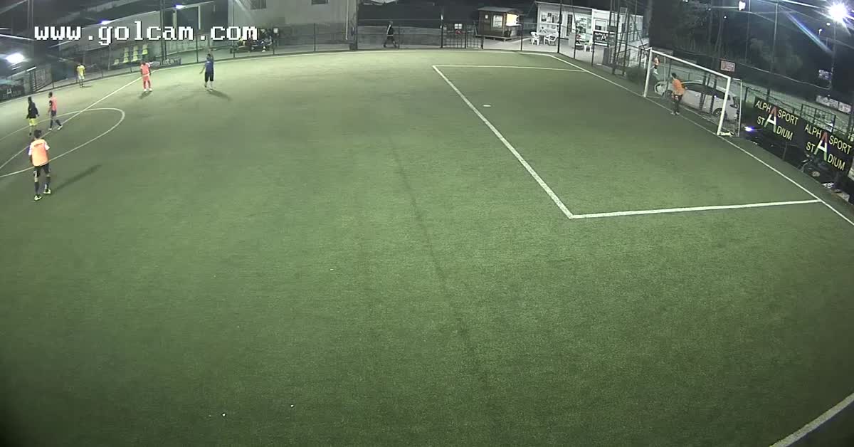 Chiusura sul primo palo