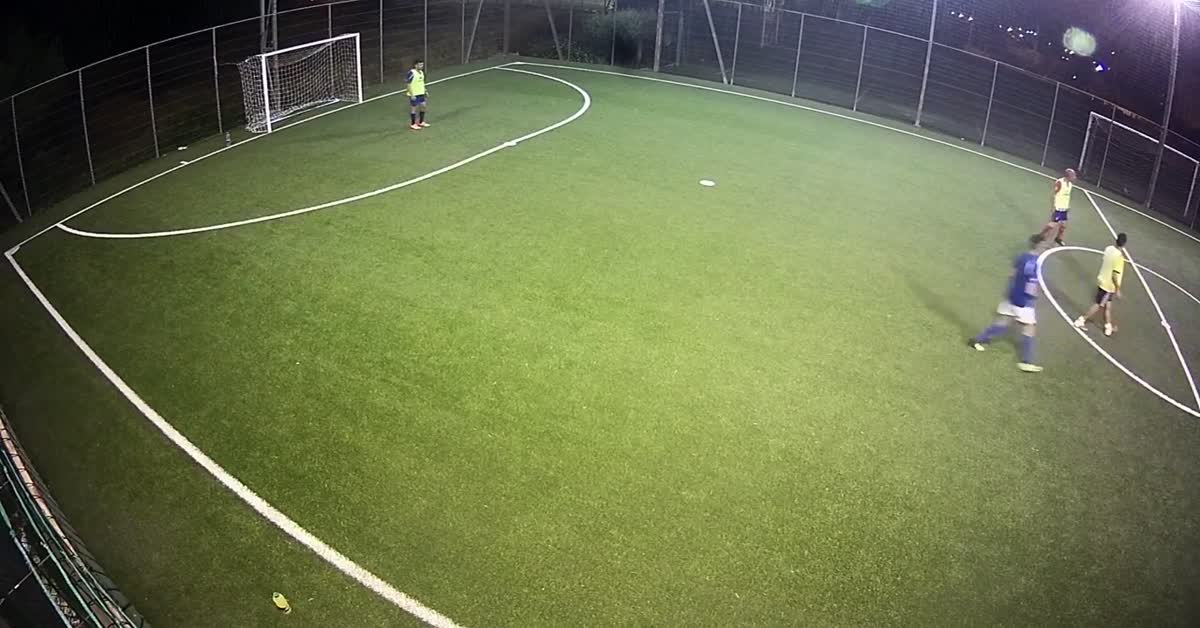 Dribbling e gol di tacco