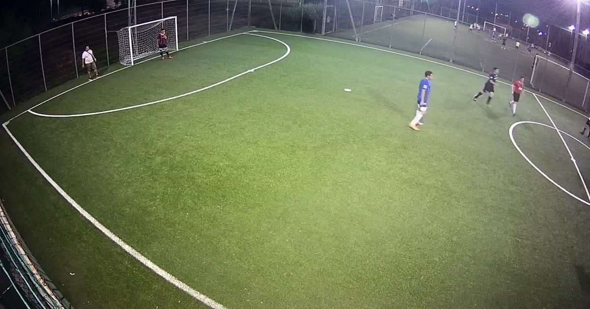 Assist di tacco e gol