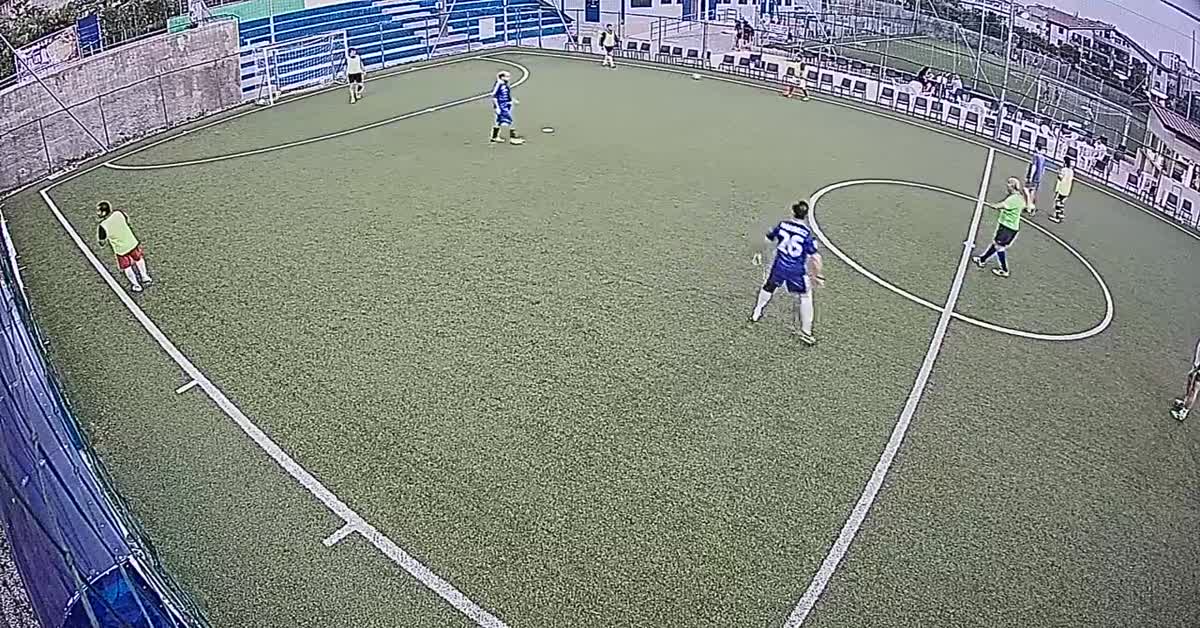 Tiro da centrocampo