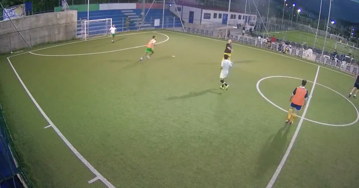 Dribbling secco, e gol