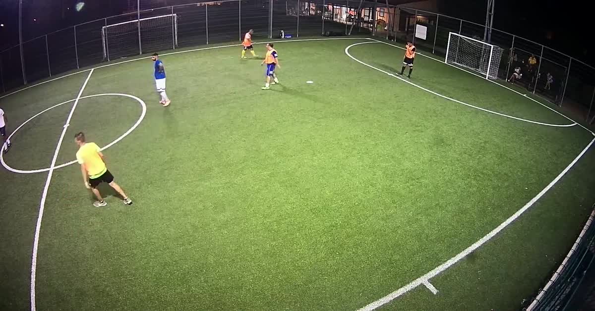 Discesa sulla sx e gol