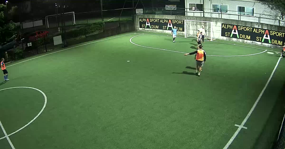 Tra palo e portiere..goal