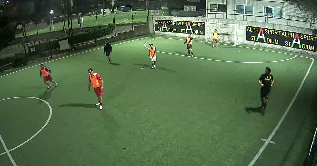 Stop di petto e assist