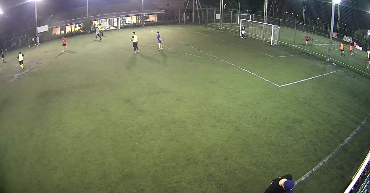 Assist di tacco e goal
