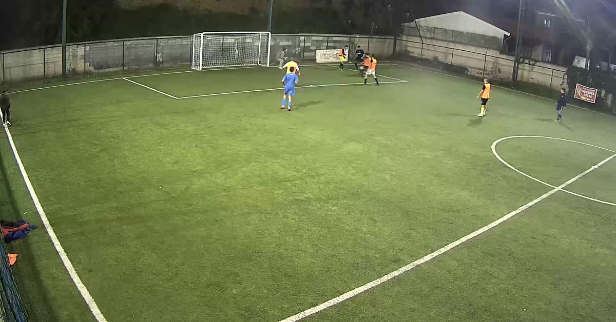 Gol dal centrocampo