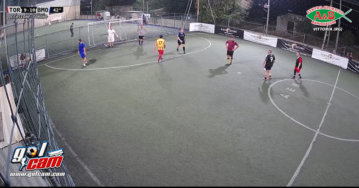 Neanche il portiere  n i