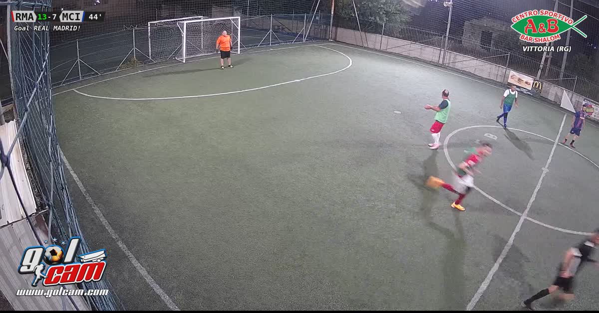 Chiuso triangolo a volo e gol