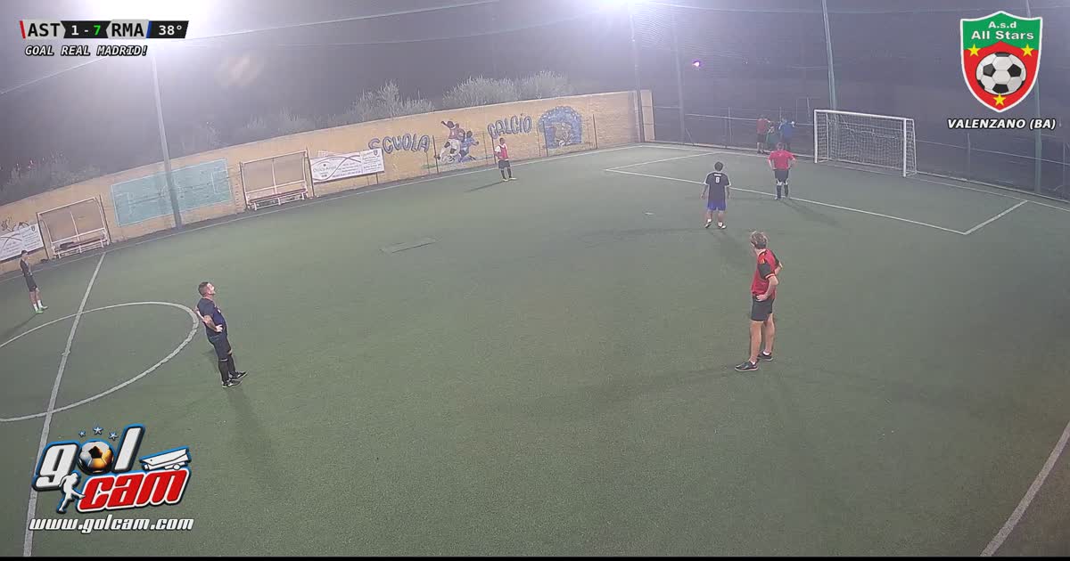 Gran gol a pallonetto!