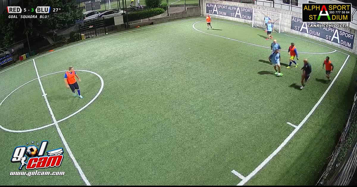 Anticipa il portiere e segna